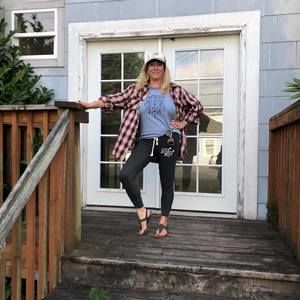 Meet your Posher, Angela